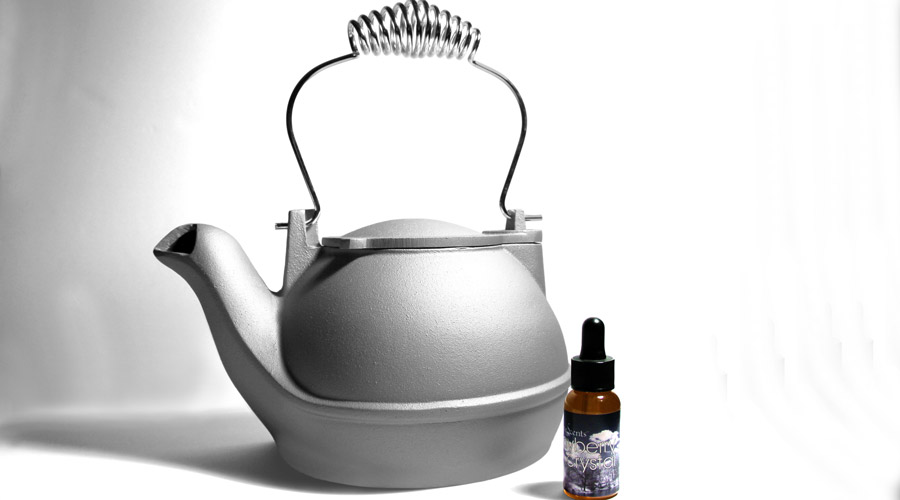 Condar moonlight silver kettle with stovescents.